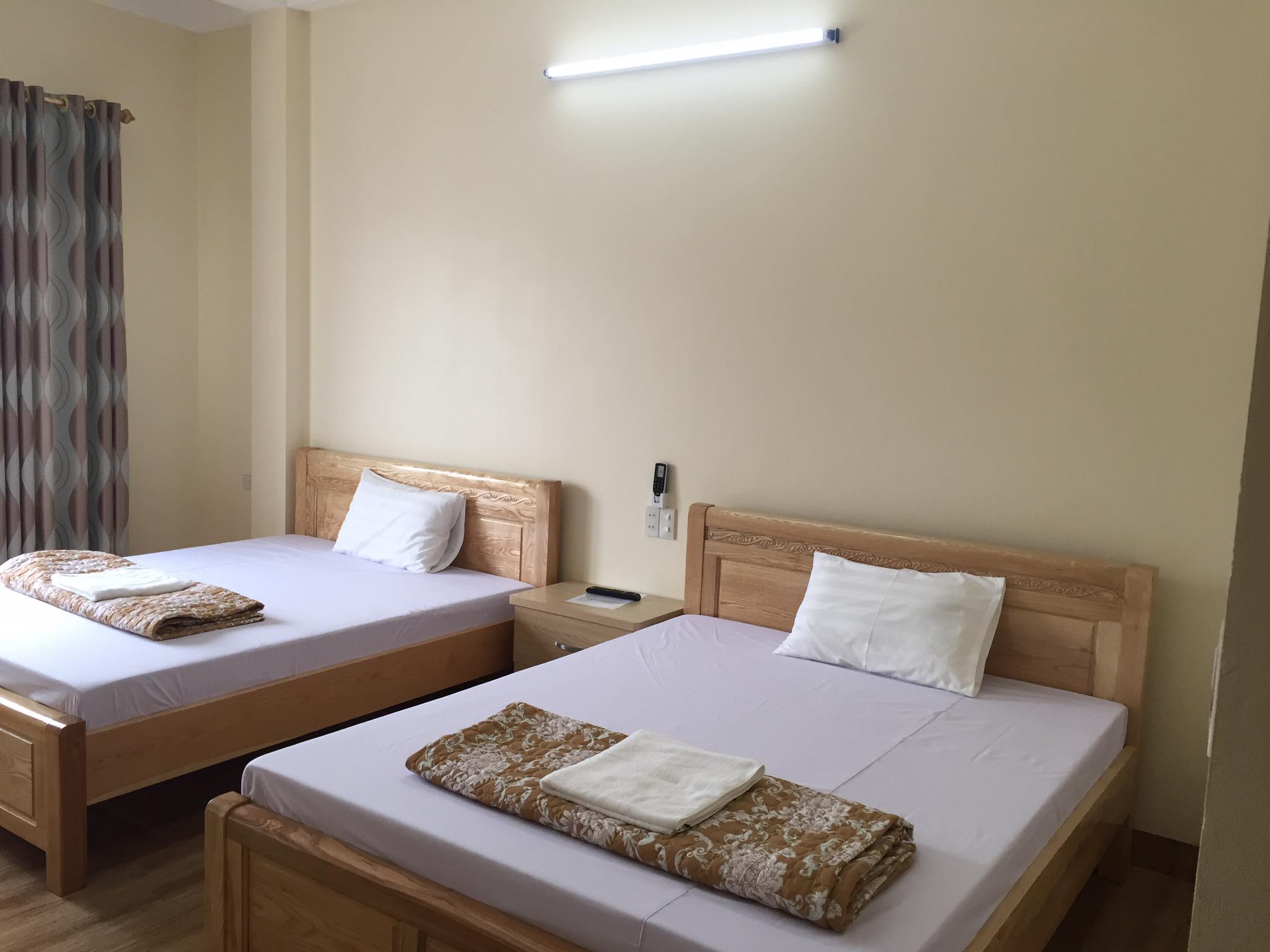 A double room width two beds of VietDung hostel in Halong Bay